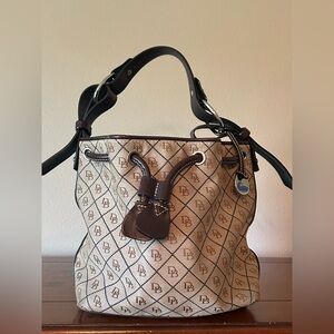 VINTAGE Dooney & Bourke bucket bag
